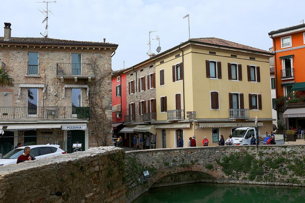 Aurora Sirmione Appartamenti Екстер'єр фото